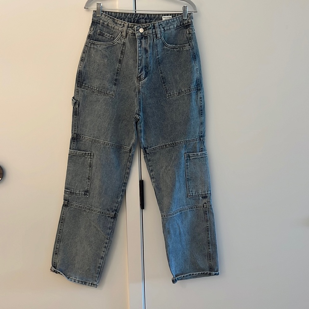 light wash cargo pants